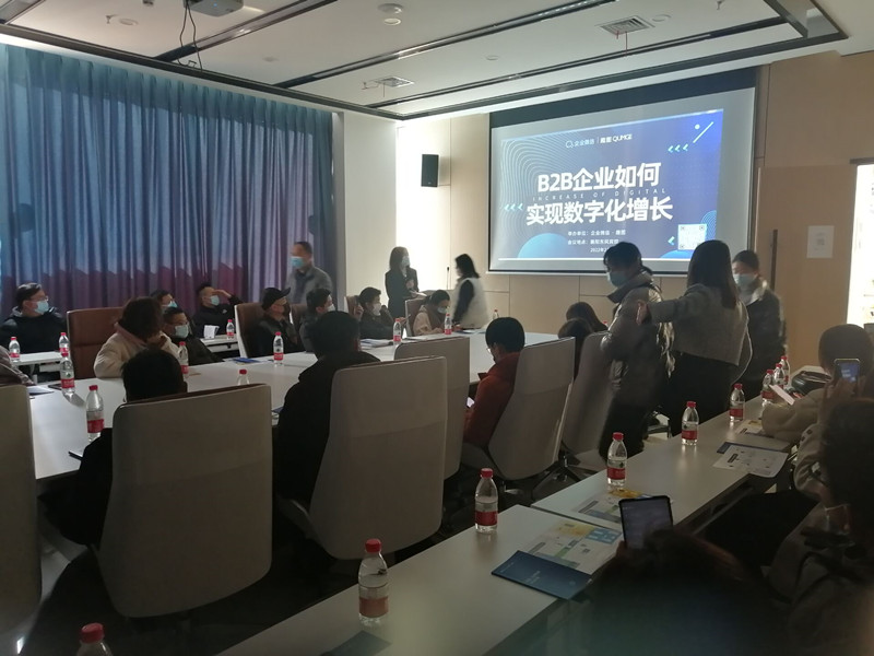 湖北新襄通扒渣機積極參加襄陽市高新區助力企業發展推薦會